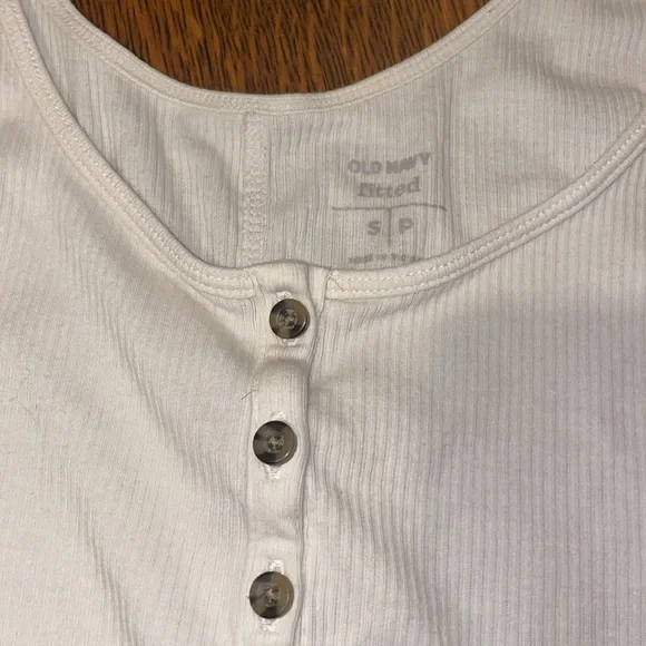 Old Navy White Fitted Sleeveless Tank Top - Picture 2 of 2